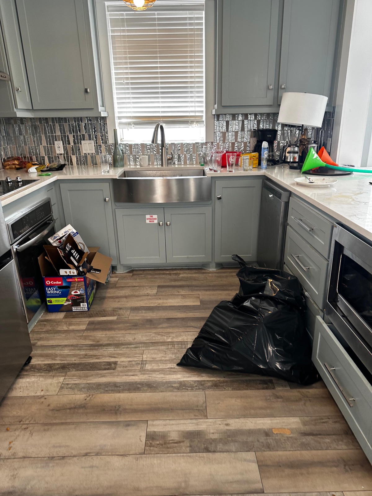 Kitchen deep clean — before cleaning